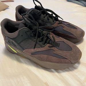 Yeezy Boost 700 Mauve